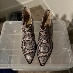 Vince camuto Booties